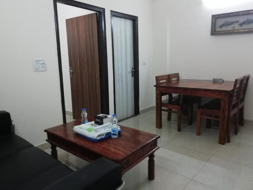 The Raveesh E24 - 2BHK Serviced Apartment Vacation rental in New Delhi
