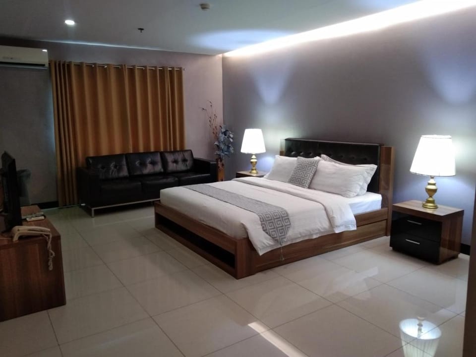 YBC Grand Hotel Hotel in Olongapo