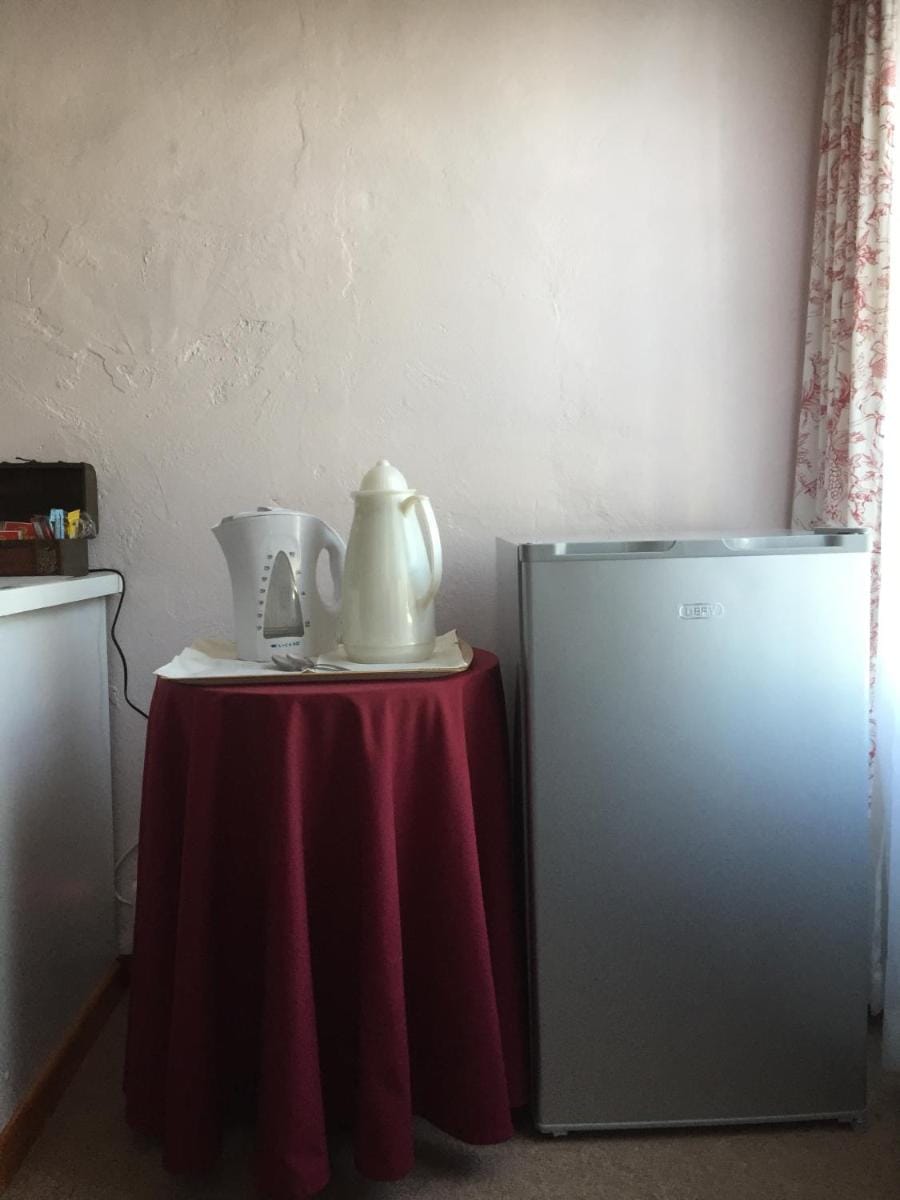Howards End Manor B&B Bed and Breakfast in Cape Town
