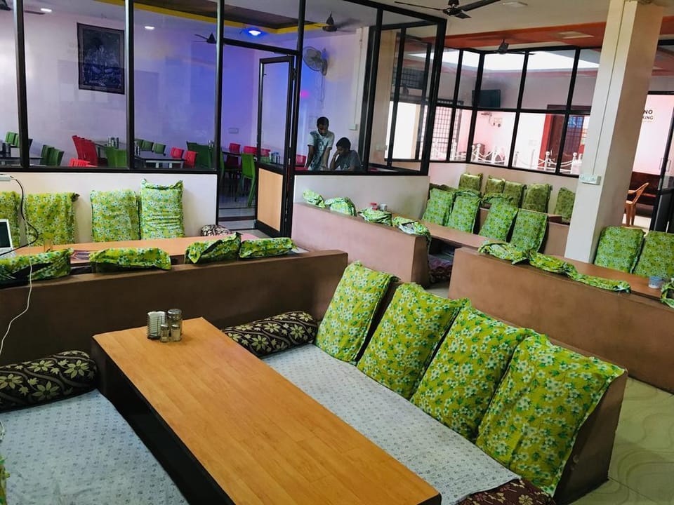 Hotel Varsha Hampi Hotel in Karnataka