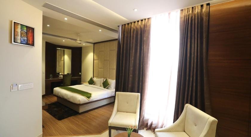 Hotel Maple Grand Hotel in Agra