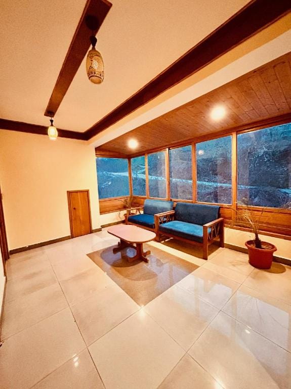 Tanglewood Villa Hotel in Manali