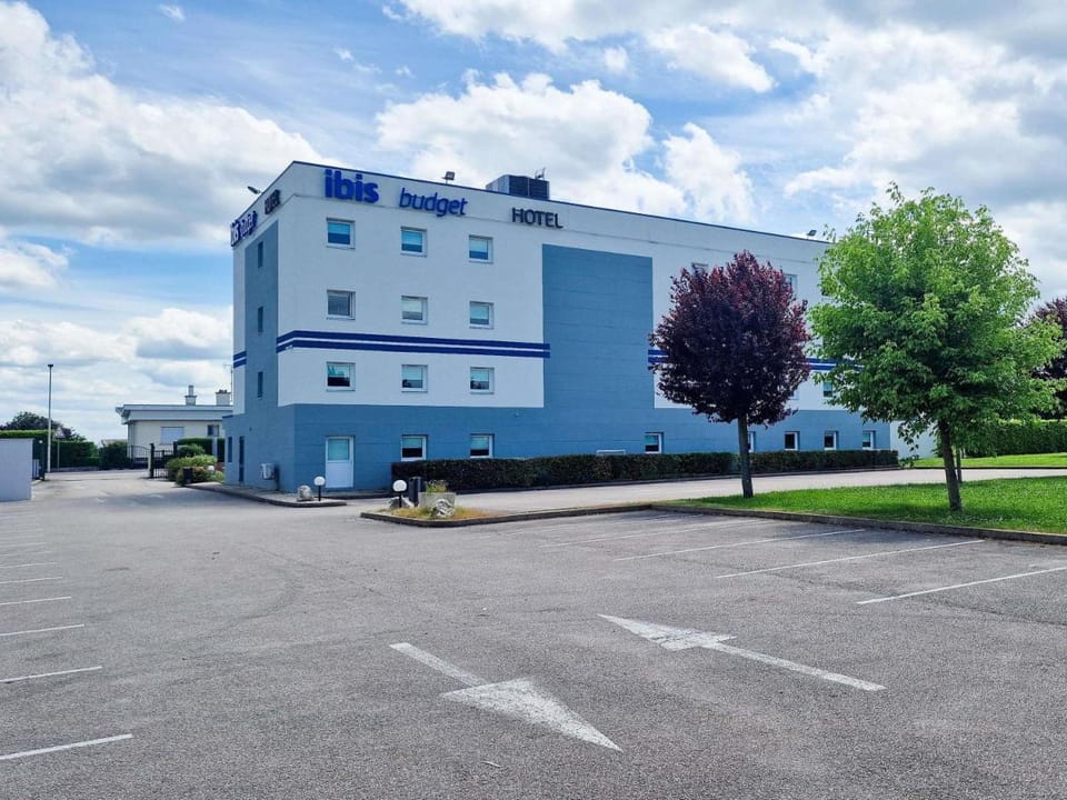 ibis budget Dijon Saint Apollinaire Hotel in Dijon