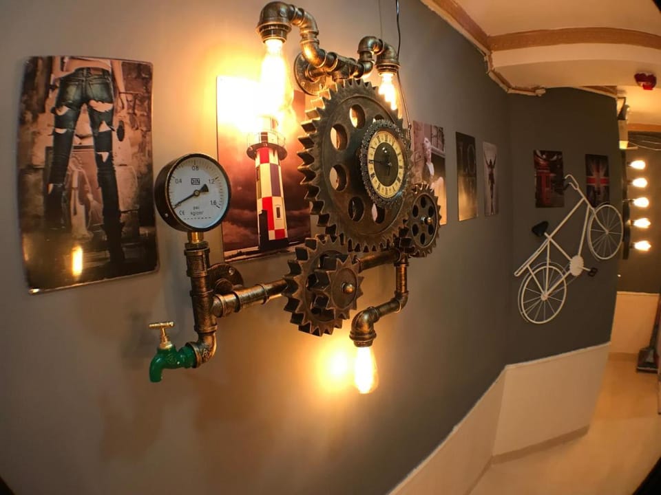 Tong Luo Wan Hostel Bed and Breakfast in Hong Kong