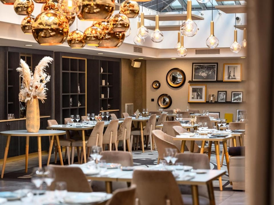 Niepce Paris, Curio Collection By Hilton Hotel in Paris