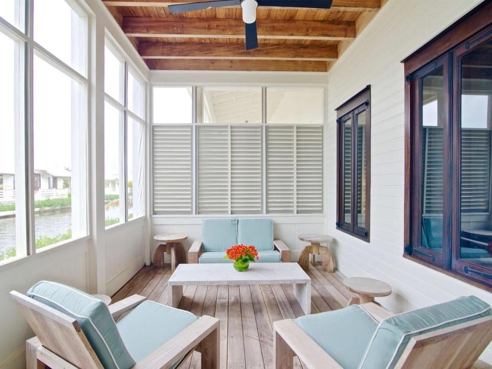 Mahogany Bay Resort and Beach Club, Curio Collection Resort in San Pedro