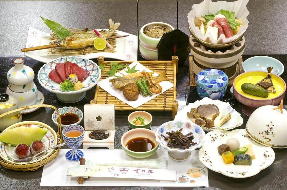 Kosenkaku Yoshinoya Hotel in Japan