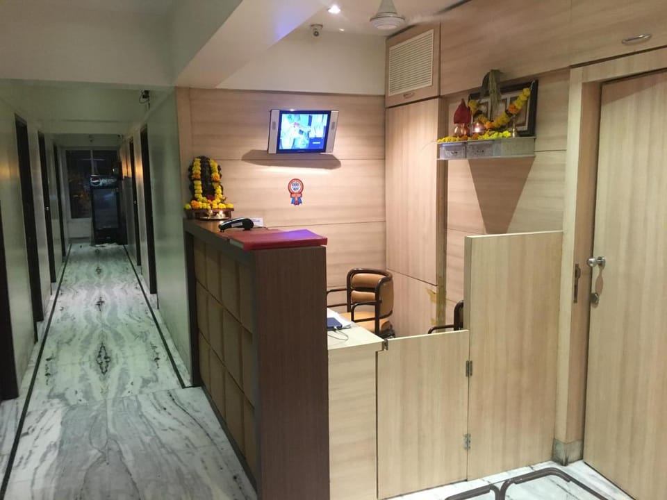 Pravasi Residency Lodge in Thane