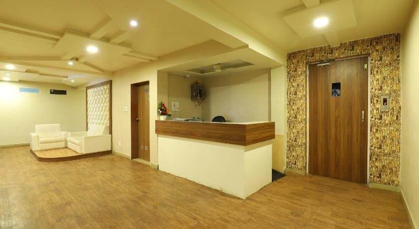 OYO 41929 Hotel Loyal Residency Hotel in Gujarat