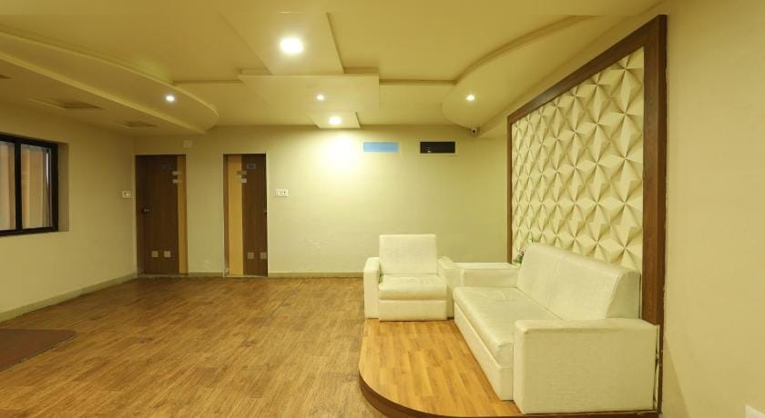 OYO 41929 Hotel Loyal Residency Hotel in Gujarat