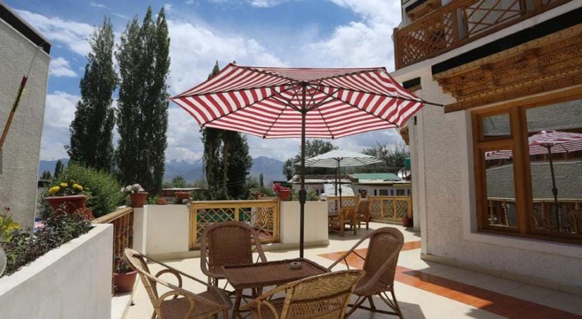 Himalayan Retreat Karzoo Hotel in India