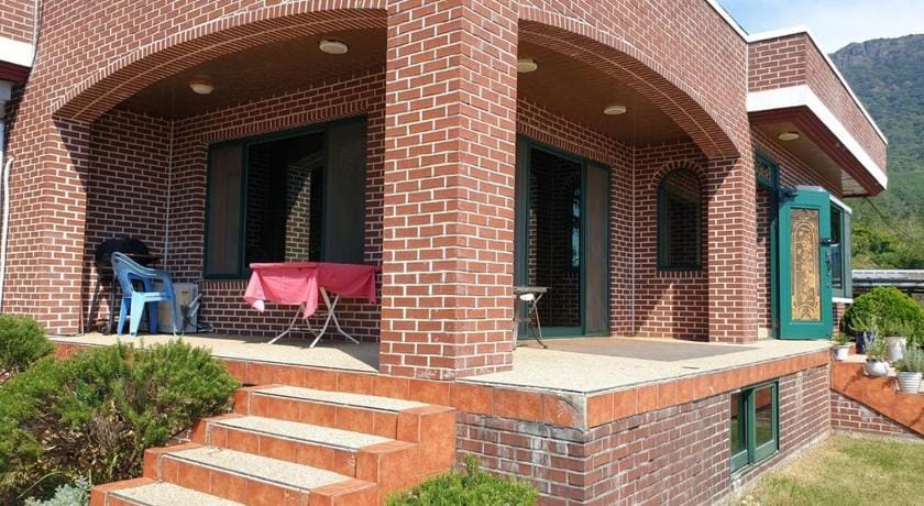 Full moon jangheung dalbawi pension Bed and Breakfast in South Korea