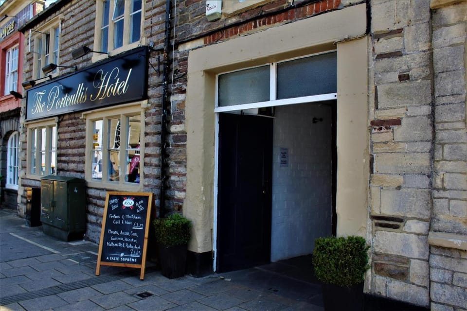 The Portcullis Inn in England
