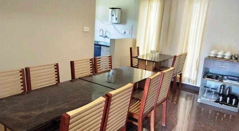 DEW DROP INN Bed and Breakfast in Ooty