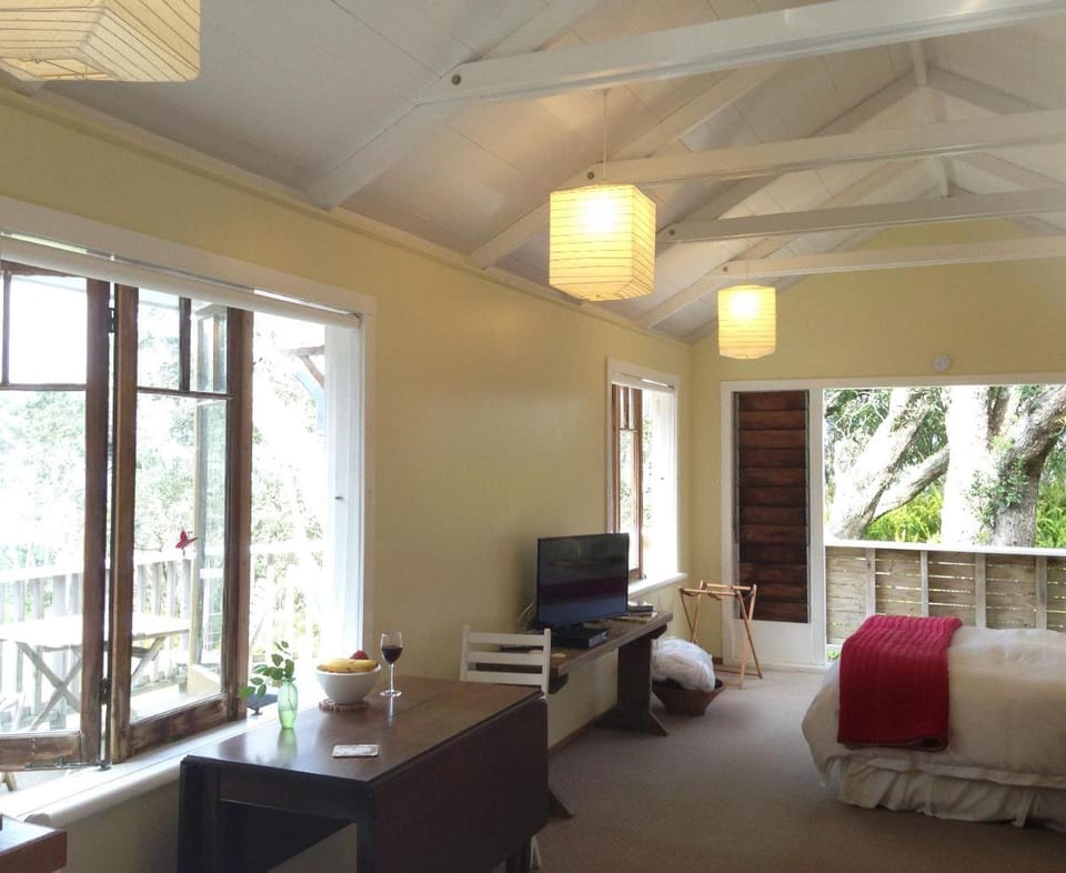 Ohiwa Seascape Studios Bed and Breakfast in Bay Of Plenty