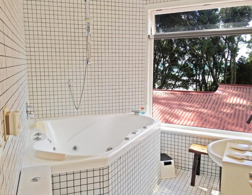 Ohiwa Seascape Studios Bed and Breakfast in Bay Of Plenty