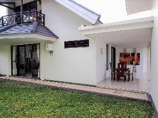 Villa Suriyah Lombok maximum 8 adult Villa in Batu Layar