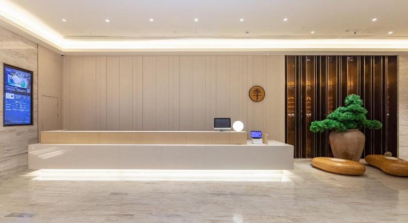 JI Hotel Shenzhen Shennan Avenue Huaqiang Hotel in Hong Kong