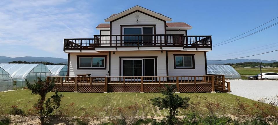 Sacheon Sea Pension Bed and Breakfast in South Korea