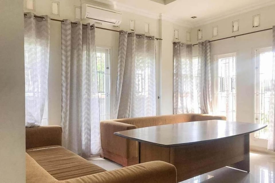 Rumah Singgah Syariah Lombok Near RSUD Dr. R. Soedjono Selong RedPartner Hotel in West Nusa Tenggara, Indonesia