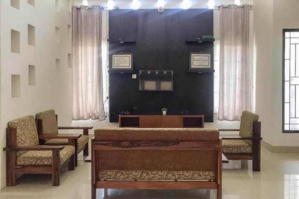 Rumah Singgah Syariah Lombok Near RSUD Dr. R. Soedjono Selong RedPartner Hotel in West Nusa Tenggara, Indonesia