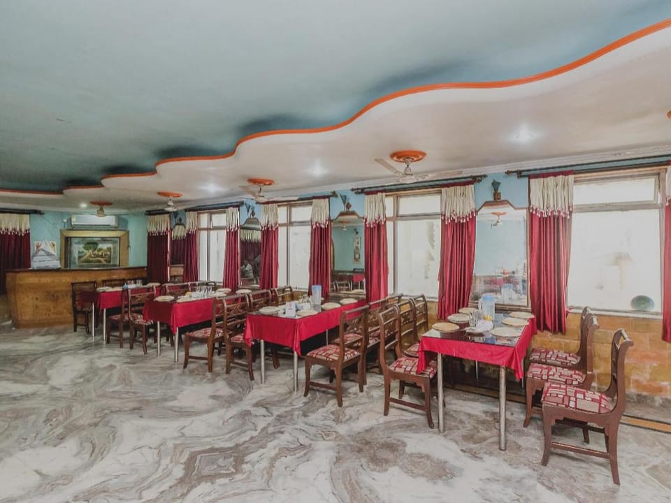Super Capital O Bidisha Hotel in West Bengal