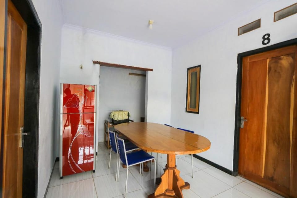 SPOT ON 2497 Pesona Guest House Hotel in East Java