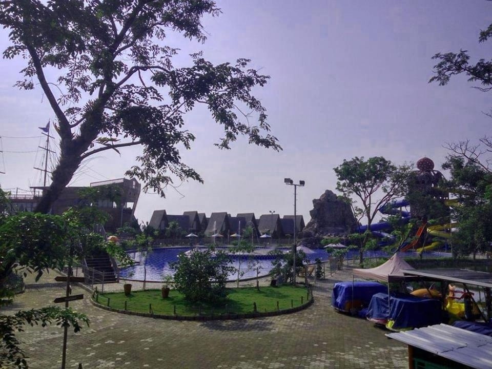 Seaview Cottage Cirebon Waterland Docked boat in West Java