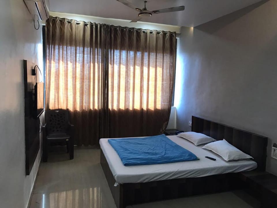 Mahalaxmi Deluxe Lodging Hotel in Karnataka