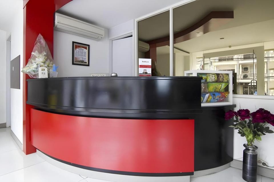 RedDoorz near Universitas Diponegoro Hotel in Indonesia