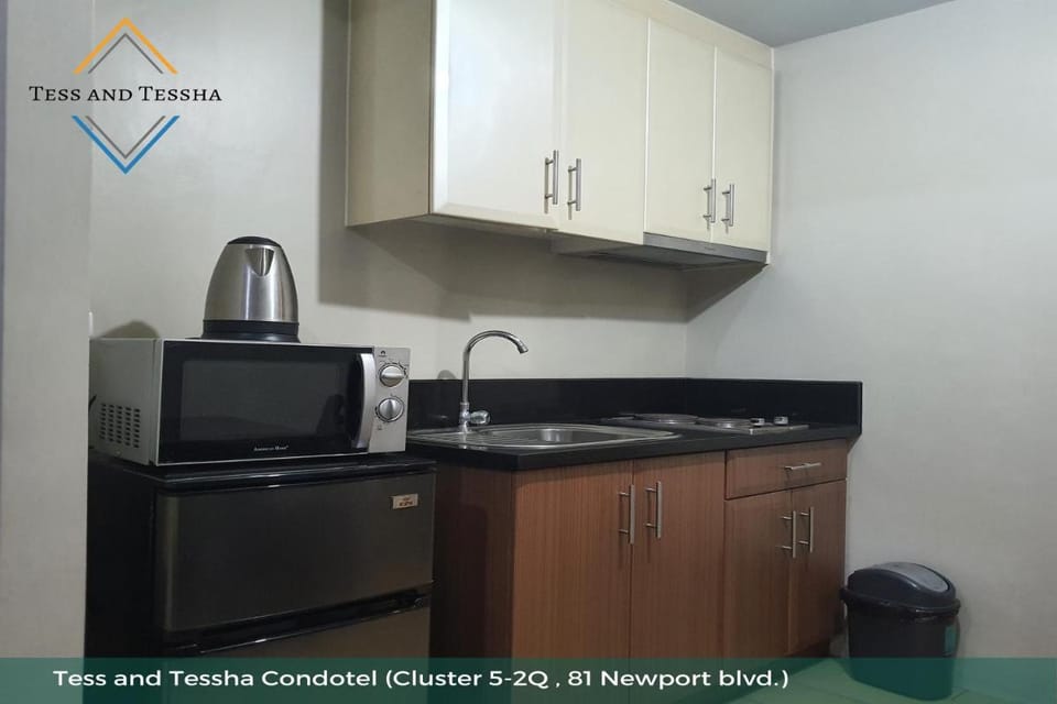 Tess and Tessha Condotel near T3 Airport Apartment in Pasay