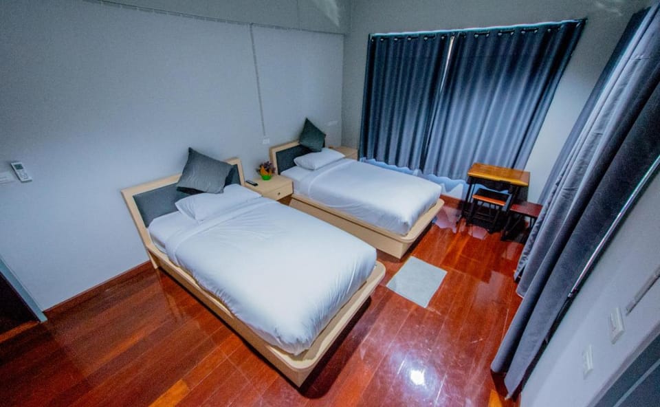 Na Siri Lake View Hotel in Bangkok