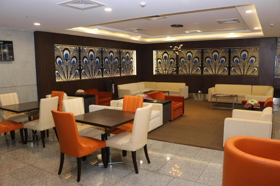 Aviserv Lounge Hotel in Mumbai