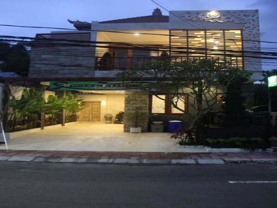 Green Studio Apartment Seminyak Apartment in Kuta