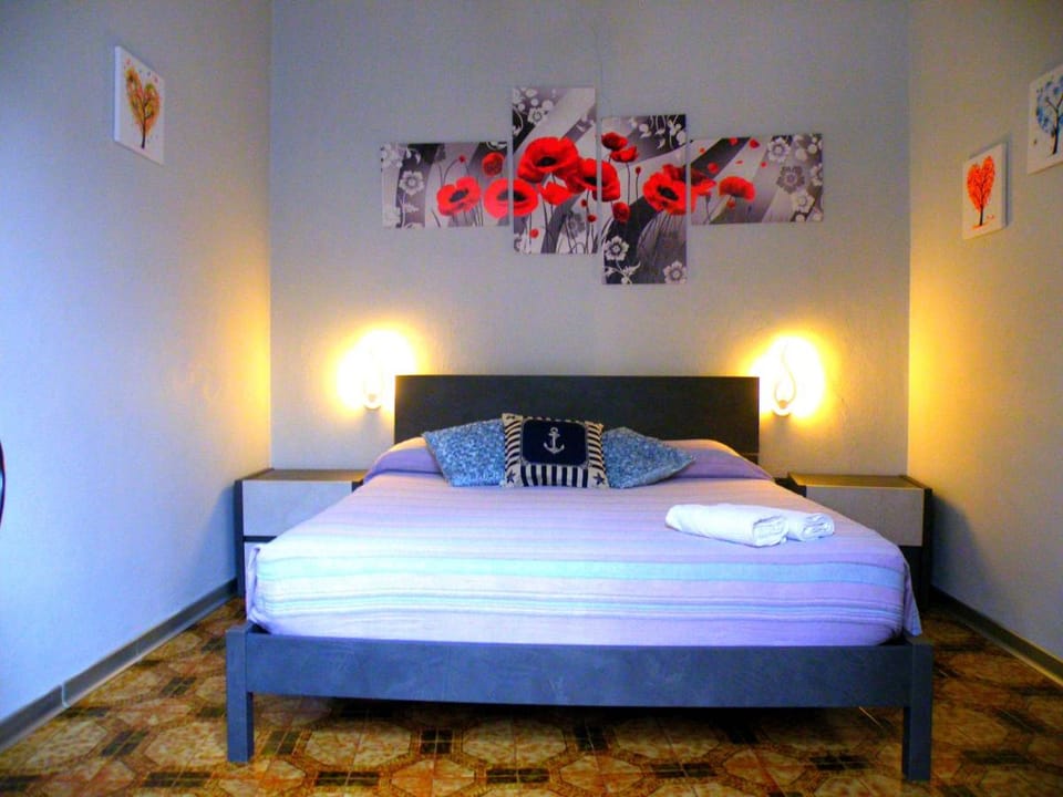 Alessandro Carro Affittacamere Bed and Breakfast in Vernazza