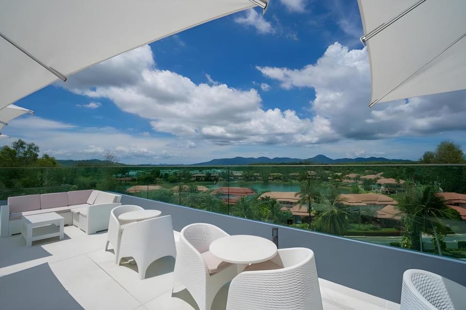 Oceanstone by Holy Cow, 2-BR, 90 m2, pool view Apartment hotel in Choeng Thale