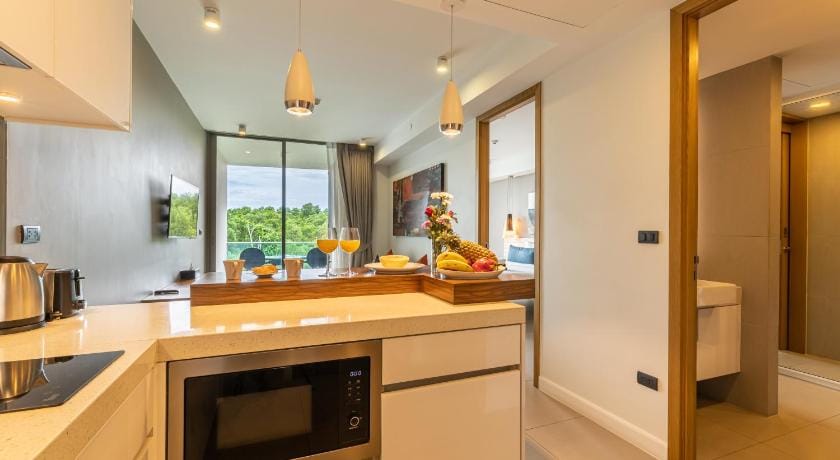 Oceanstone by Holy Cow, 2-BR, 90 m2, pool view Apartment hotel in Choeng Thale