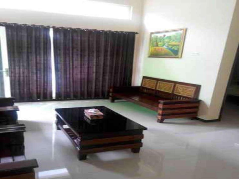 VILA FARABELA BATU 2 kamar Villa in Batu