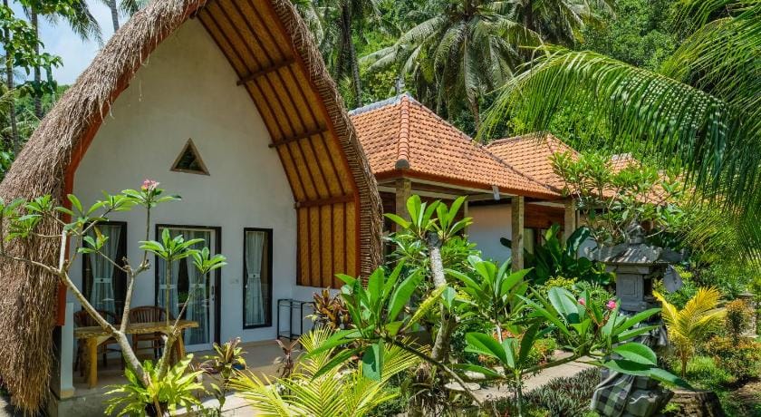 Crystal Bay Bungalow Bed and Breakfast in Nusapenida
