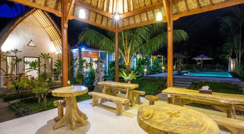 Crystal Bay Bungalow Bed and Breakfast in Nusapenida