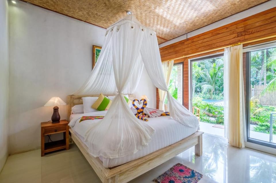 Crystal Bay Bungalow Bed and Breakfast in Nusapenida