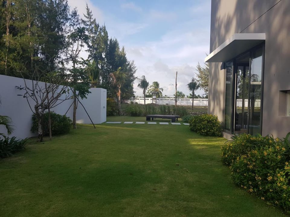 Entire 3-bed Villa w/ own pool, Sanctuary Resort Vacation rental in Ba Ria - Vung Tau