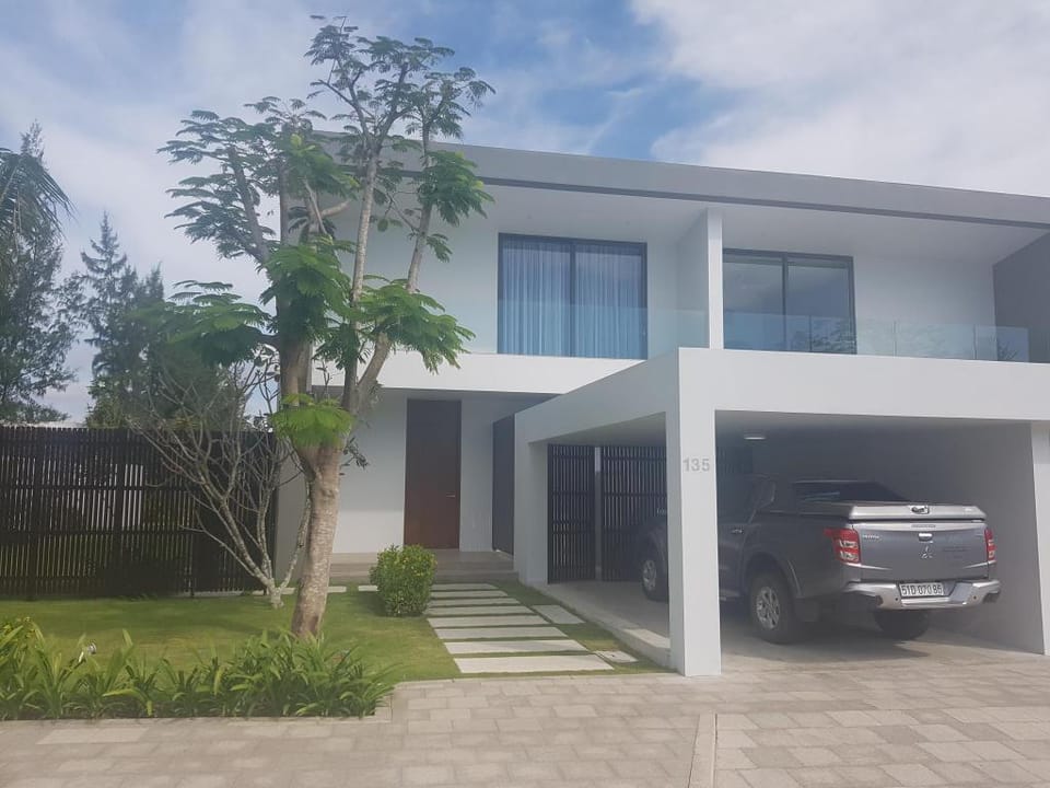 Entire 3-bed Villa w/ own pool, Sanctuary Resort Vacation rental in Ba Ria - Vung Tau