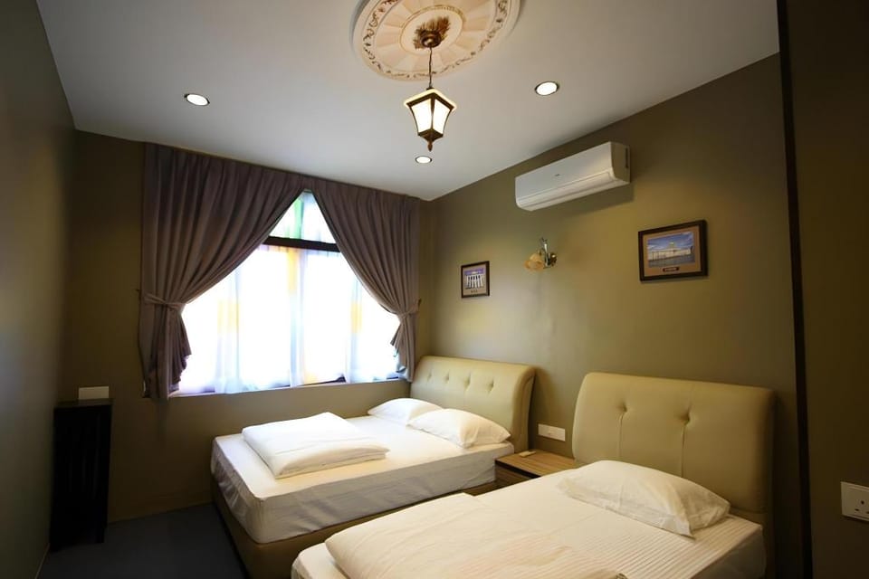 Shamrock Greenhill Bed and Breakfast in Ipoh