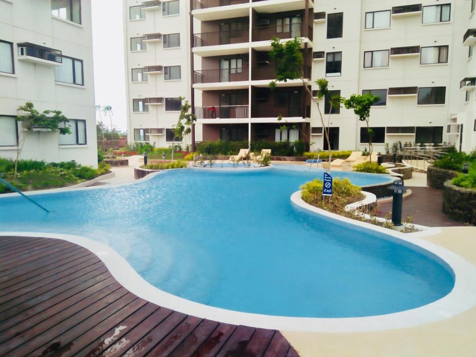 B Studio @ Ayala Serin +Free Parking near Rotunda Apartment in Tagaytay