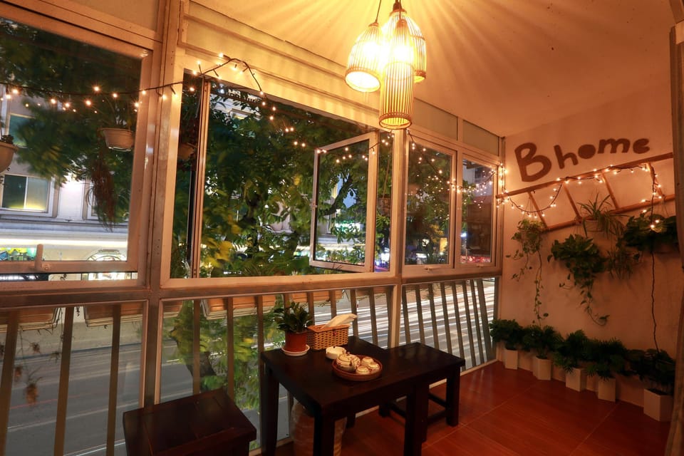 B-home/ Balcony Studio/ A minute to Hoan Kiem lake Apartment in Hanoi