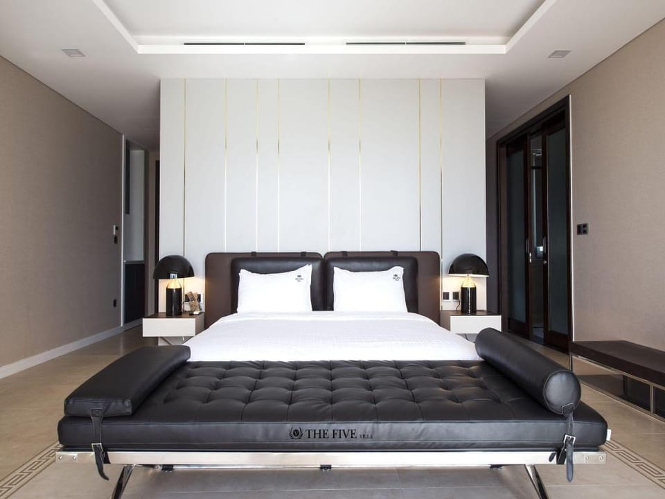 Villa 8 Bedroom Beachfront The Five Villas Da Nang Villa in Hoa Hai