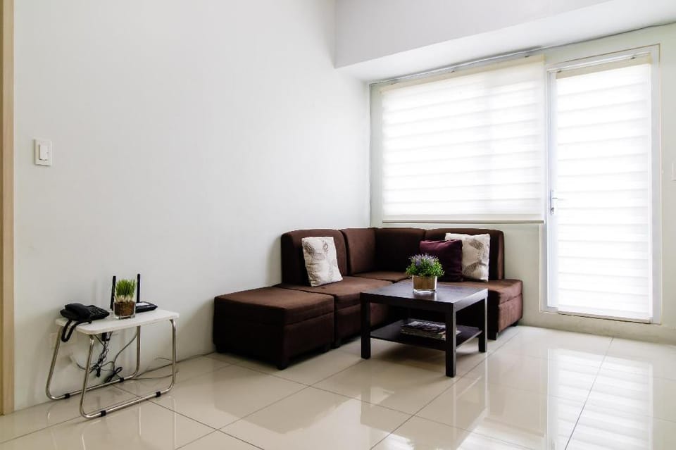 Spacious Two Bedroom in Jazz Makati WiFi 200Mbps Apartment in Makati