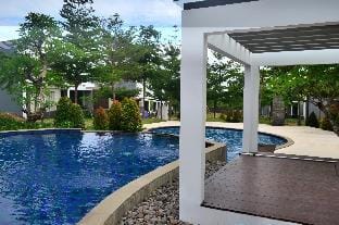 Vie de quai Villas dengan 3 bedroom Villa in East Java