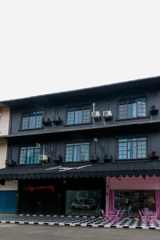 RedDoorz Plus near Batam City Square Hotel in Riau Islands, Indonesia
